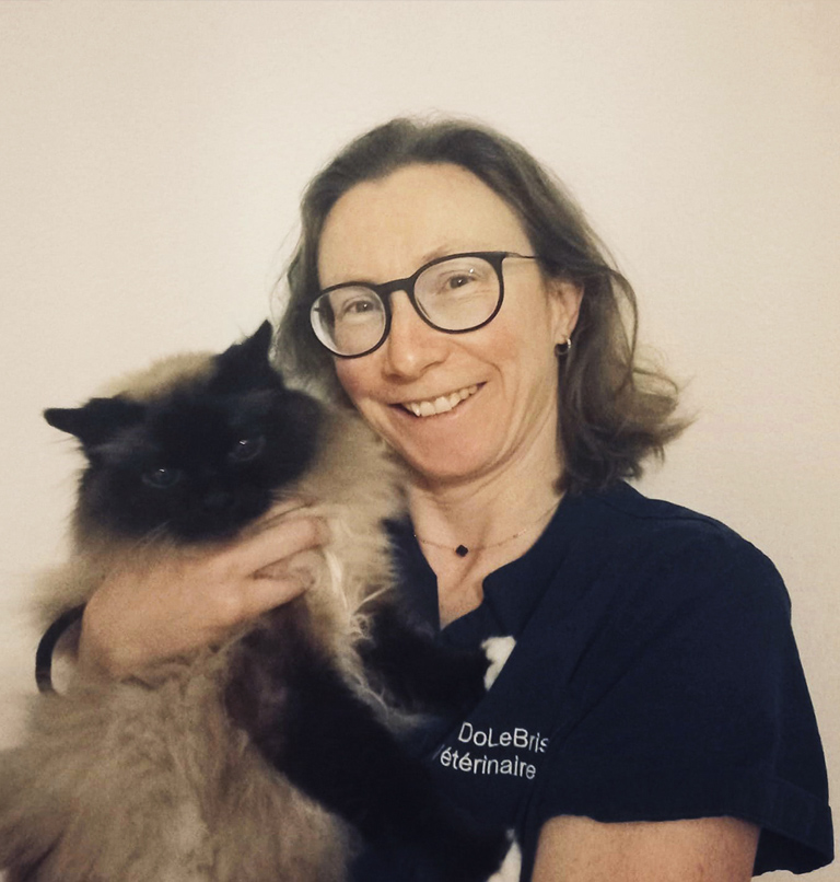 Dr-Gwenaelle-Do-Le-Bris-arche-en-ville-cabinet-veterinaire-vevey